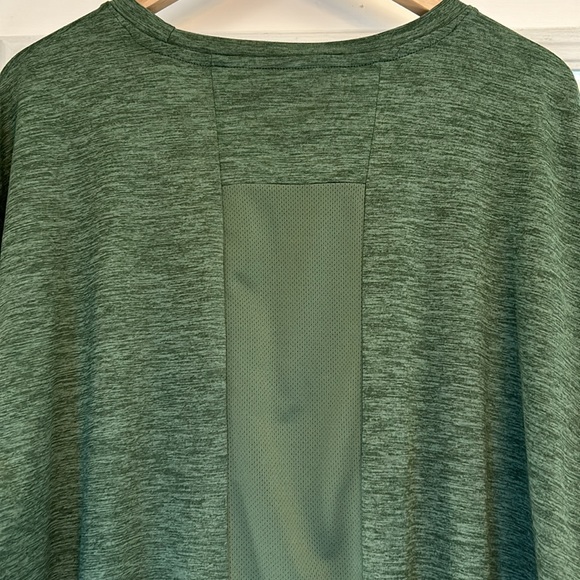 Balance collection man’s performance wear - Picture 3 of 5